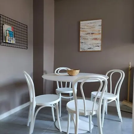 Spacious And Charming Апартаменты *