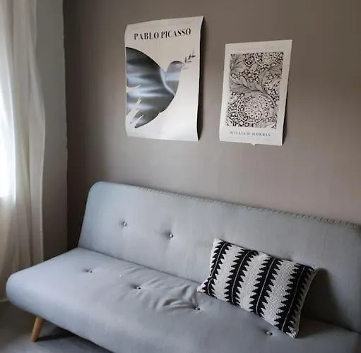 Апартаменты Spacious And Charming